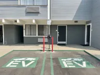 Inn at Highway 1 - parking