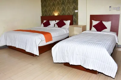 Hongkong Inn Singkawang Hotels near Pasar Hongkong