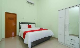 RedDoorz Syariah near Muara Enim Train Station