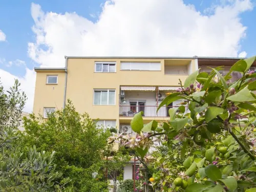 Cozy Apartment Iskra Hotels in Solin