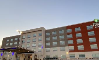 Holiday Inn Express & Suites Staunton