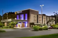 La Quinta Inn & Suites by Wyndham Selma/Smithfield I-95 Hotels in Johnston County