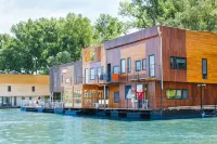 ArkaBarka Floating Hostel