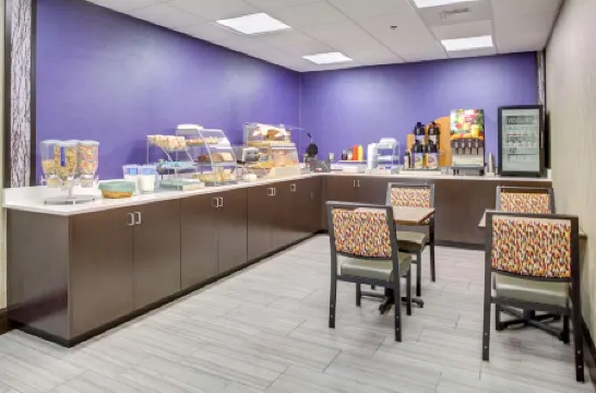 Clarion Inn Biltmore Village Отели рядом с достопримечательностью «Оверлук Виллидж»