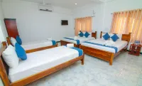 Hotel Sun Blue Hotel dekat Marble Beach