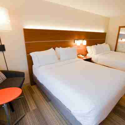 Holiday Inn Express Pittsburgh-Bridgeville Rooms