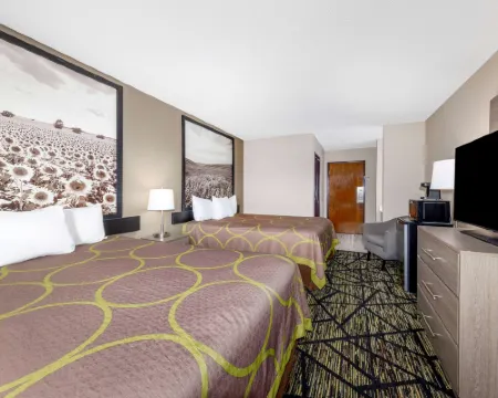 Super 8 by Wyndham Pratt Hotels in Pratt County