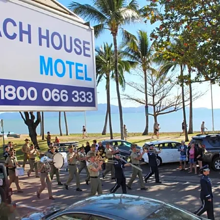 Beach House Motel