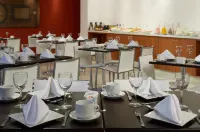 Real Colonia Hotel & Suites - Breakfast