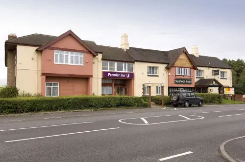 Premier Inn Burton On Trent East Hotels in Newton Solney