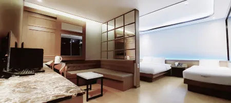 Two Heaven Daechungdong Отели в г. Кимхэ