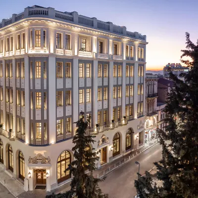 The Dolli at Acropolis, A Hotel to Live Hoteles cerca de Plaza Omonia