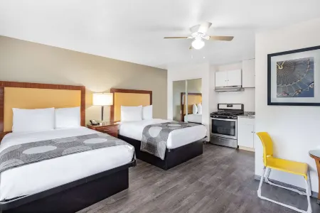 Oceanside Inn & Suites, a Days Inn by Wyndham