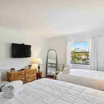 Venus 202 Second Floor Pool-View 2 Bedroom with Easy Beach Access by RedAwning Rooms