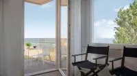 Club Hotel