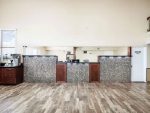 Super 8 by Wyndham Elk City Hotels in Beckham County