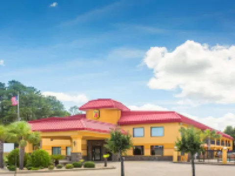 Super 8 by Wyndham Dublin Hotels in Dublin