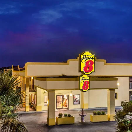 Super 8 by Wyndham Stockbridge