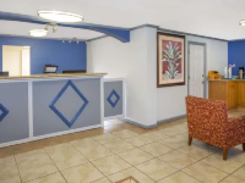 Travelodge by Wyndham Fort Myers North Hotels in Lee County