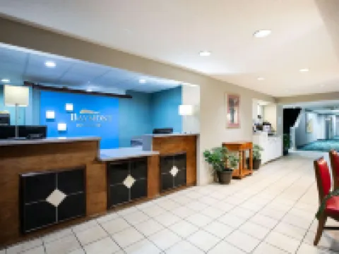 เบย์มอนท์ อินน์ แอนด์ สวีทส์ บาย วินด์แฮม บราเซลตัน โรงแรมในBraselton