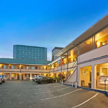 Travelodge by Wyndham Everett City Center