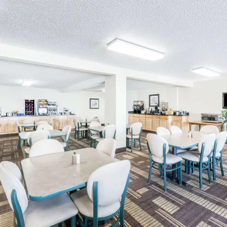 Days Inn by Wyndham Bismarck