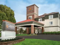 La Quinta Inn & Suites by Wyndham Latham Albany Airport Hotels in Latham