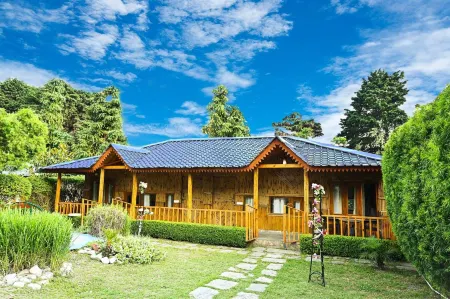 Foxoso Misty Oaks Resort