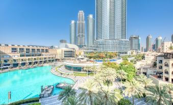 Maison Privee - Ultra Chic High-Floor Apt w/ Direct Burj Khalifa & Fountains Views