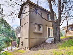 Crestline Cabin w/ Deck: 1 Mi to Lake Gregory