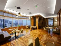 Holiday Inn BAKU by IHG Hotel berhampiran Dataran Kemerdekaan