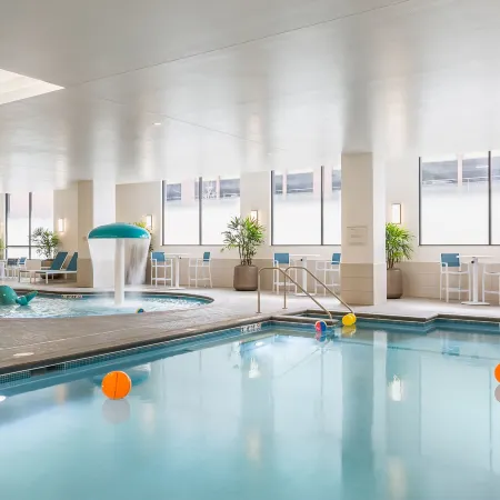 SpringHill Suites St. Paul Downtown Отели рядом с достопримечательностью «Музей науки штата Миннесота»