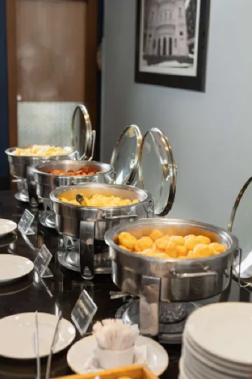 Golden Tulip Porto Vitória Отели рядом с достопримечательностью «Rosario church»