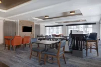 Holiday Inn Express & Suites KANSAS CITY KU MEDICAL CENTER by IHG - sarapan