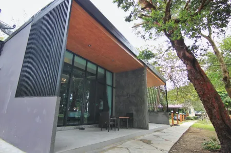 Baan Chao Mai Beach House Отели в г. Koh Libong