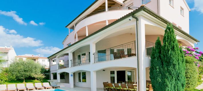Carmen Hoteles en Pula