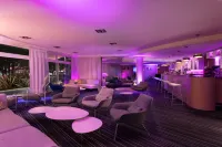 Le Méridien Beach Plaza - bar