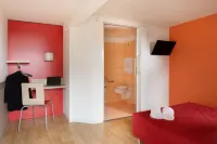 Premiere Classe la Ville du Bois Hotels in Saulx-les-Chartreux