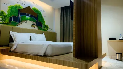 The Icon Hotel Hotel dekat Luragung View