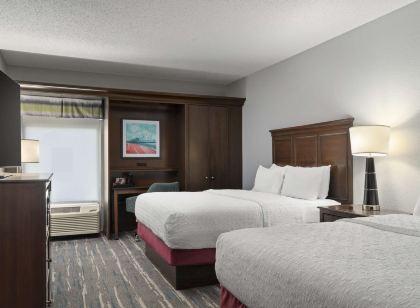 Hampton Inn & Suites Newport News-Airport (Oyster Point Area)