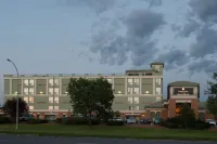 West Harvest Inn Hotels in Реджина