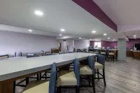 La Quinta Inn by Wyndham Kansas City Lenexa - breakfast
