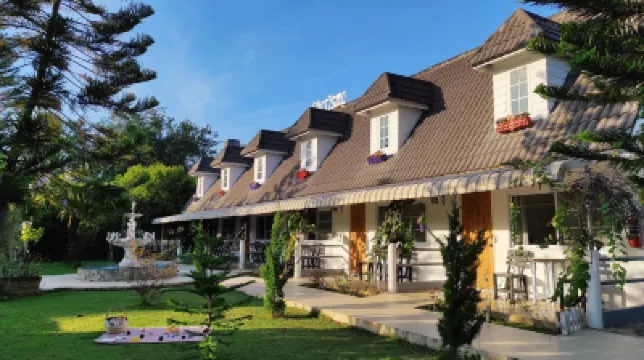 คาริสม่า รีสอร์ท โรงแรมใกล้เวเนโต้ สวนผึ้ง