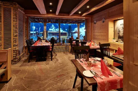 Hotel Central Wolter - Grindelwald Отели рядом с достопримечательностью «Firstbahn AG»