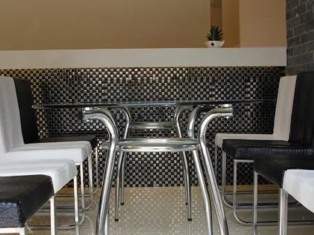 Days Good Guest House Отели в г. Пэнху