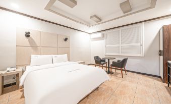 Hotel Fox in Wonpyeong-Dong, Gumi