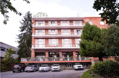 Hotel Alcazar Hôtels à proximité de : Venta Peio Mode