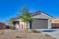 Bullhead City Home: Central A/C + Pool Access