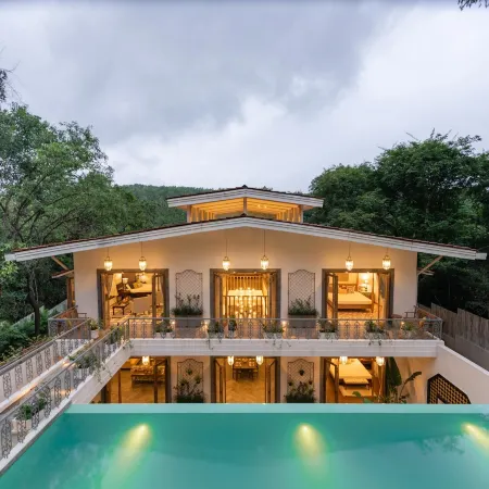 LohonoStays Estate de Escobar