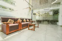 White Pearl Residency Hotel di Periyamudaliyar Chavadi